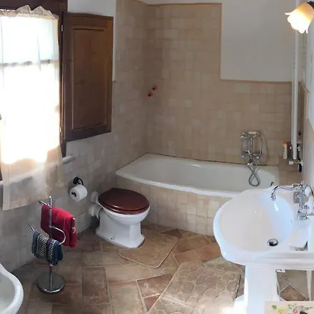 Madonna Del Latte Oda ve Kahvaltı 3*